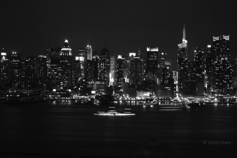 nyc_skyline_effect_bw_tg